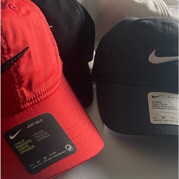Nike Hats - Picture 4 of 4
